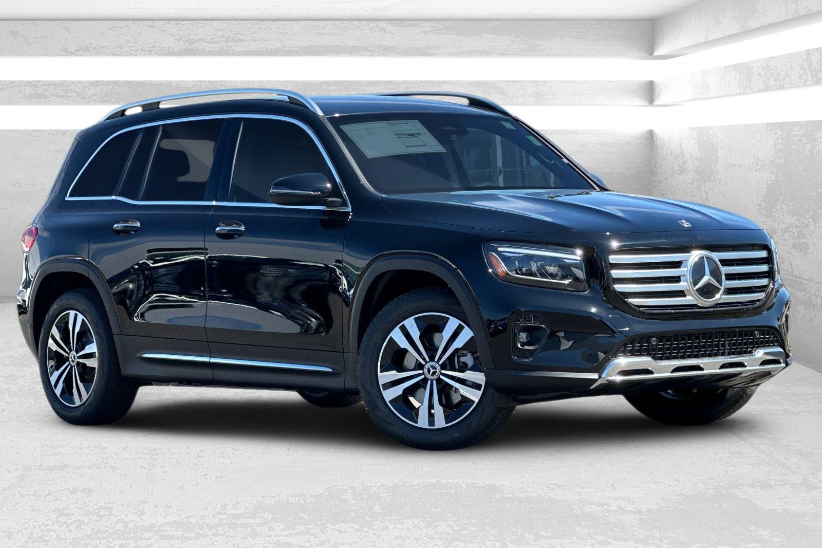 2025 Mercedes-Benz GLB Base's photo