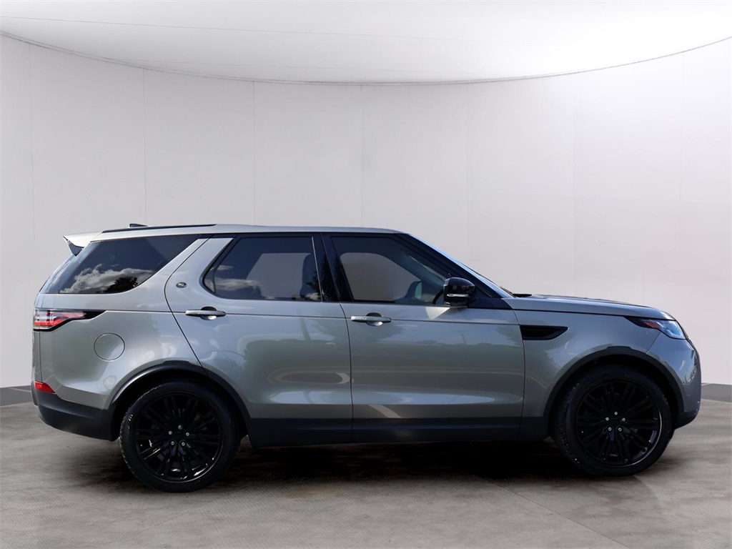 2017 Land Rover Discovery First Edition photo 4