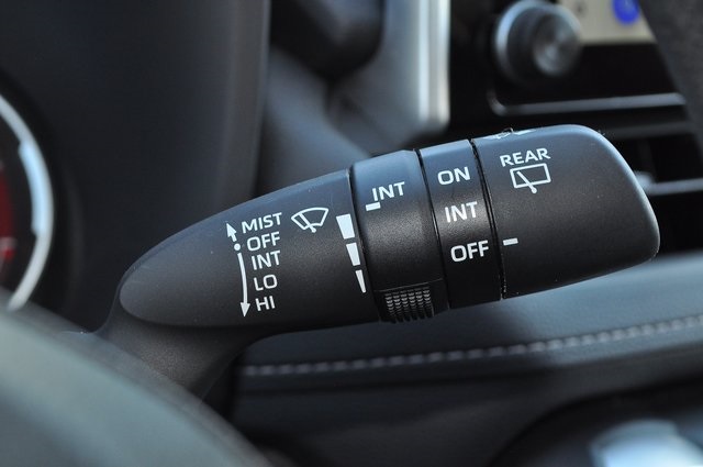 2025 Toyota RAV4 XLE photo 30