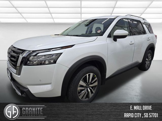 2025 Nissan Pathfinder SL's photo