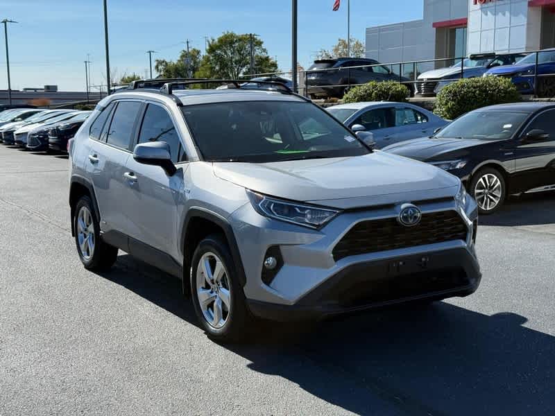2021 Toyota RAV4 XLE Premium's photo