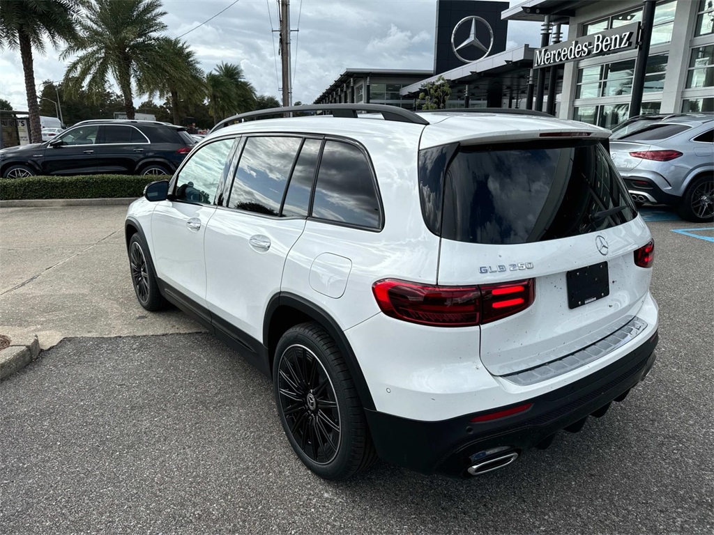 2025 Mercedes Benz GLB 250 photo 4