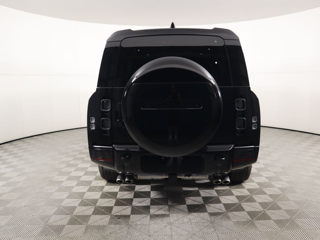 2025 Land Rover Defender 130 V8 photo 4