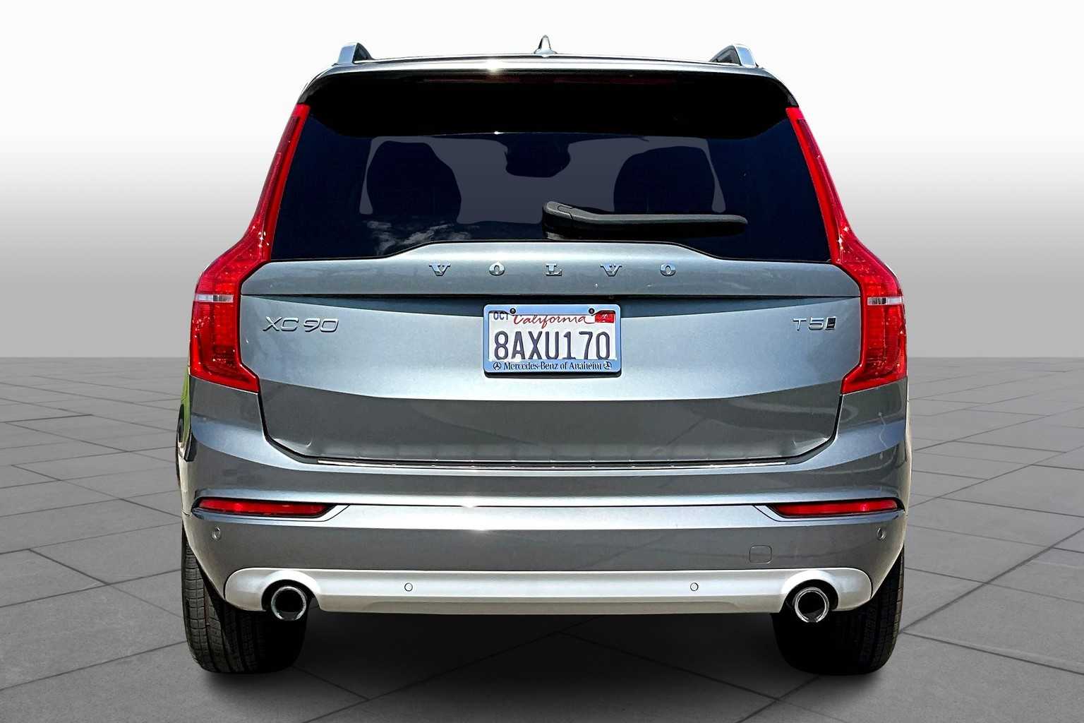 2018 Volvo XC90 Momentum photo 4