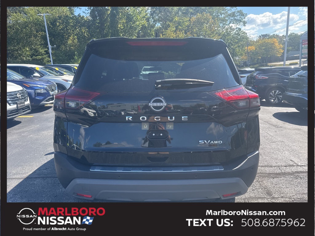 2022 Nissan Rogue SV photo 4