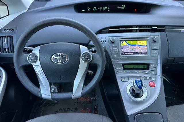 2015 Toyota Prius Three photo 14