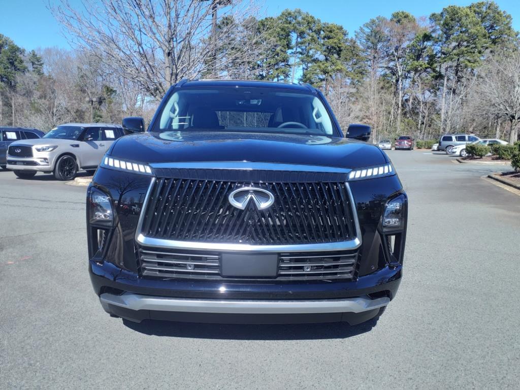 2025 Infiniti QX80 Luxe photo 2