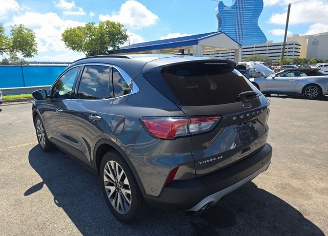 2021 Ford Escape Hybrid Titanium photo 4