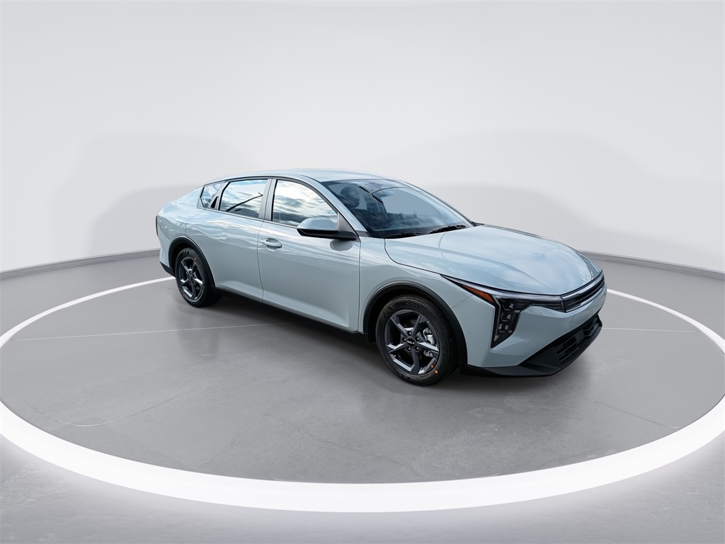 2025 Kia K4 LXS photo 2
