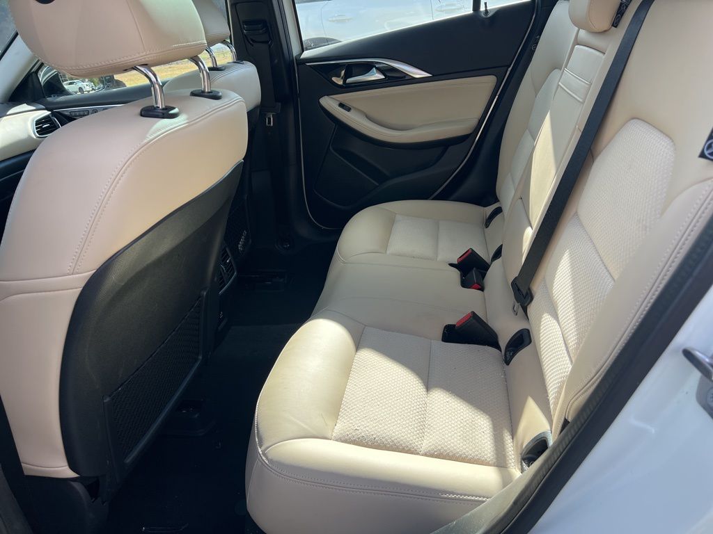 2019 Infiniti QX30 Luxe photo 4