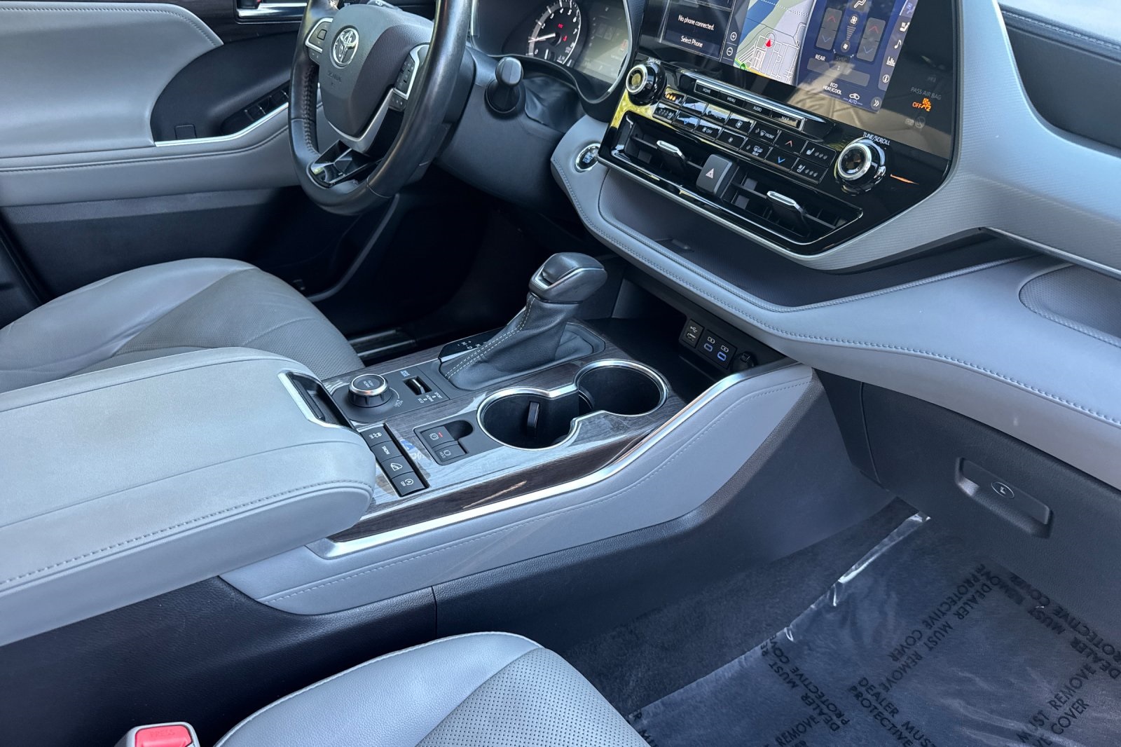 2022 Toyota Highlander Platinum photo 18