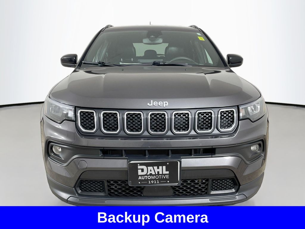 2024 Jeep Compass Latitude photo 2
