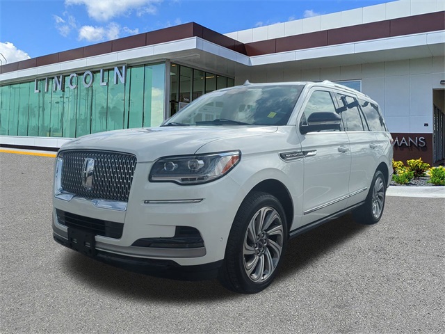 2023 Lincoln Navigator Standard photo 8