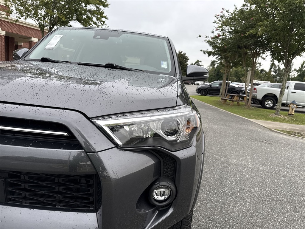2022 Toyota 4Runner SR5 Premium photo 9