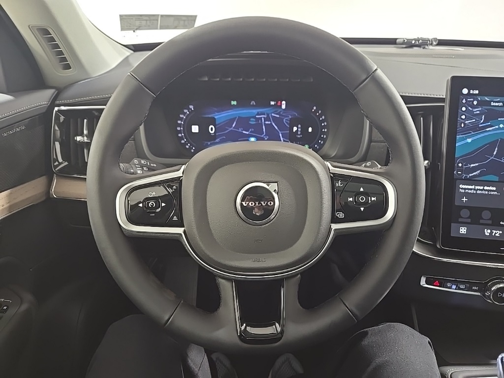 2026 Volvo XC90 Plus photo 10