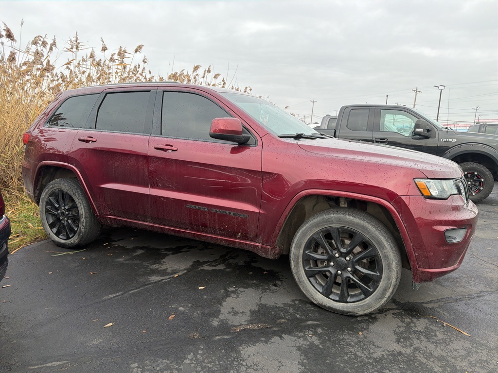 2017 Jeep Grand Cherokee Altitude photo 4