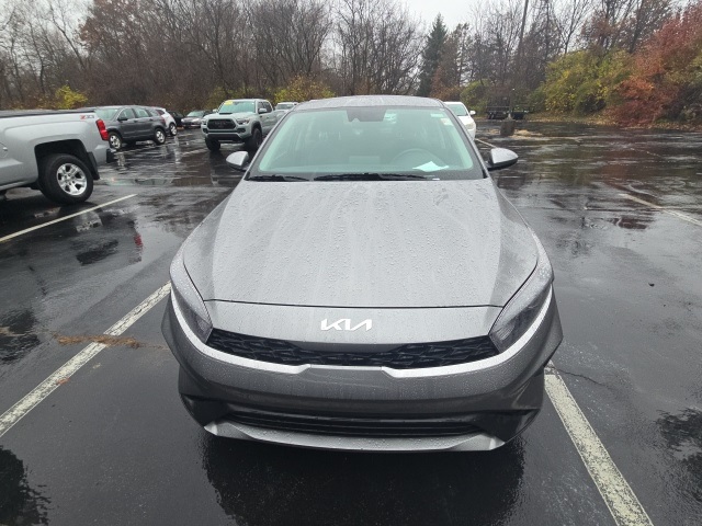 2024 Kia Forte LXS photo 3