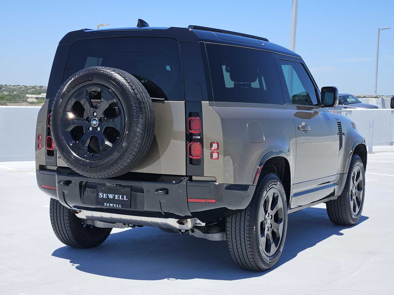 New 2025 GONDWANA STONE Land Rover X-Dynamic SE image 5