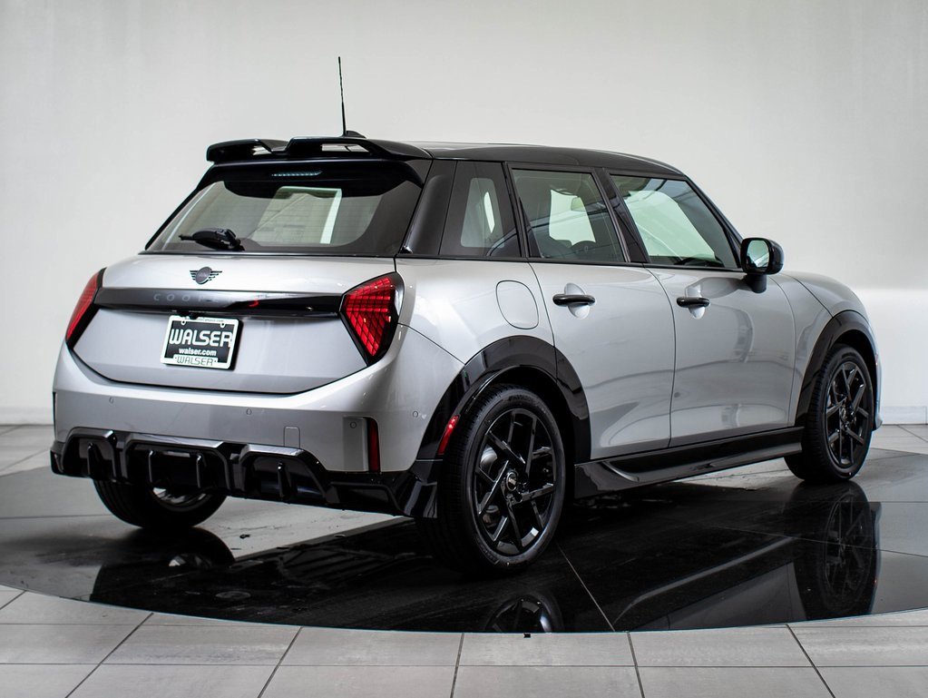 2026 Mini Cooper 4 Door Hardtop Iconic photo 6