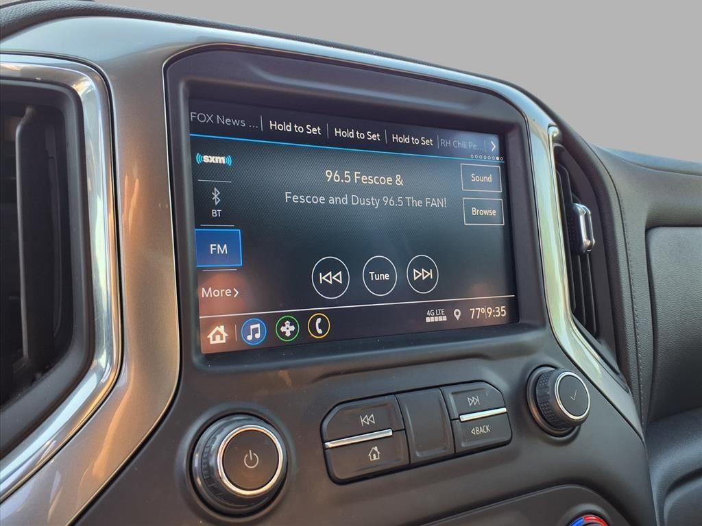 2022 Chevrolet Silverado 1500 RST photo 3