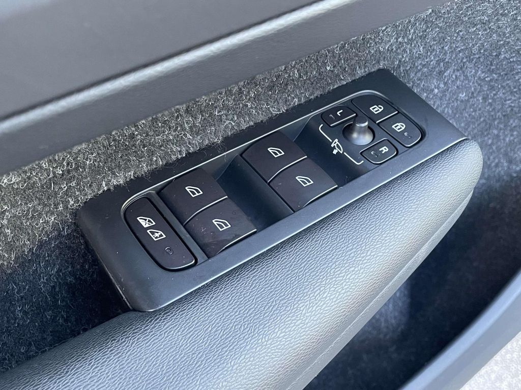 2019 Volvo XC40 T5 Inscription photo 4