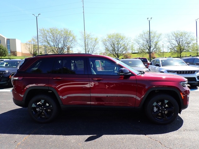 2025 Jeep Grand Cherokee Limited photo 6