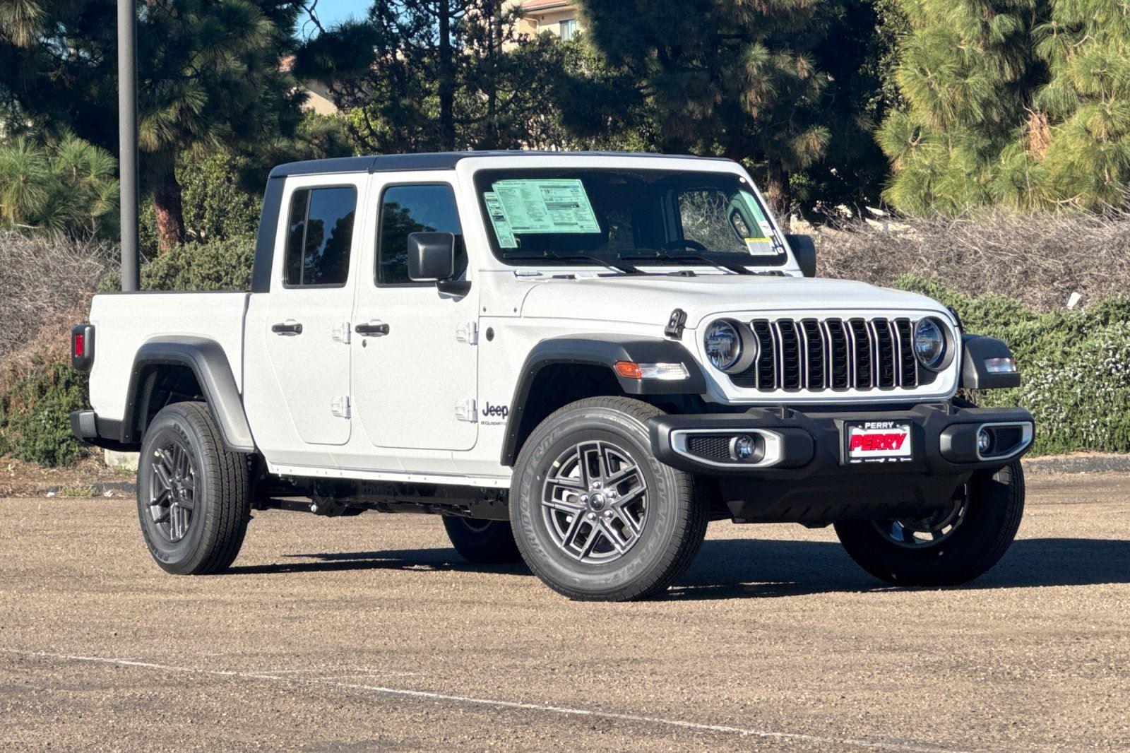 2026 Jeep Gladiator Sport S's photo