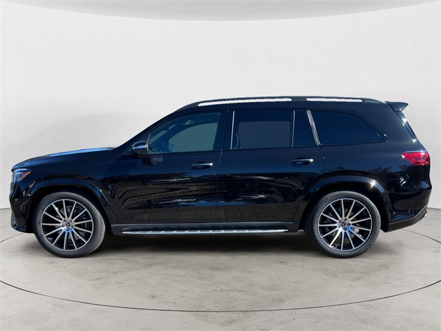 2025 Mercedes Benz GLS 450 4MATIC photo 2