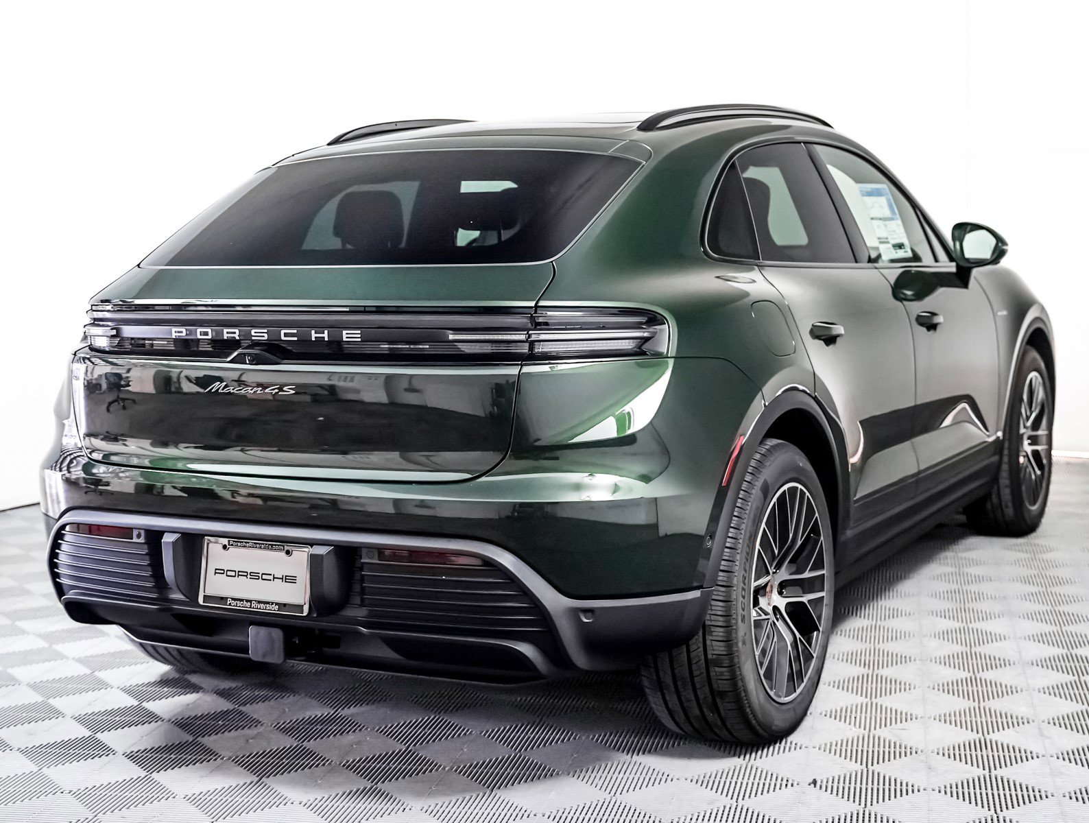 2025 Porsche Macan Electric photo 10