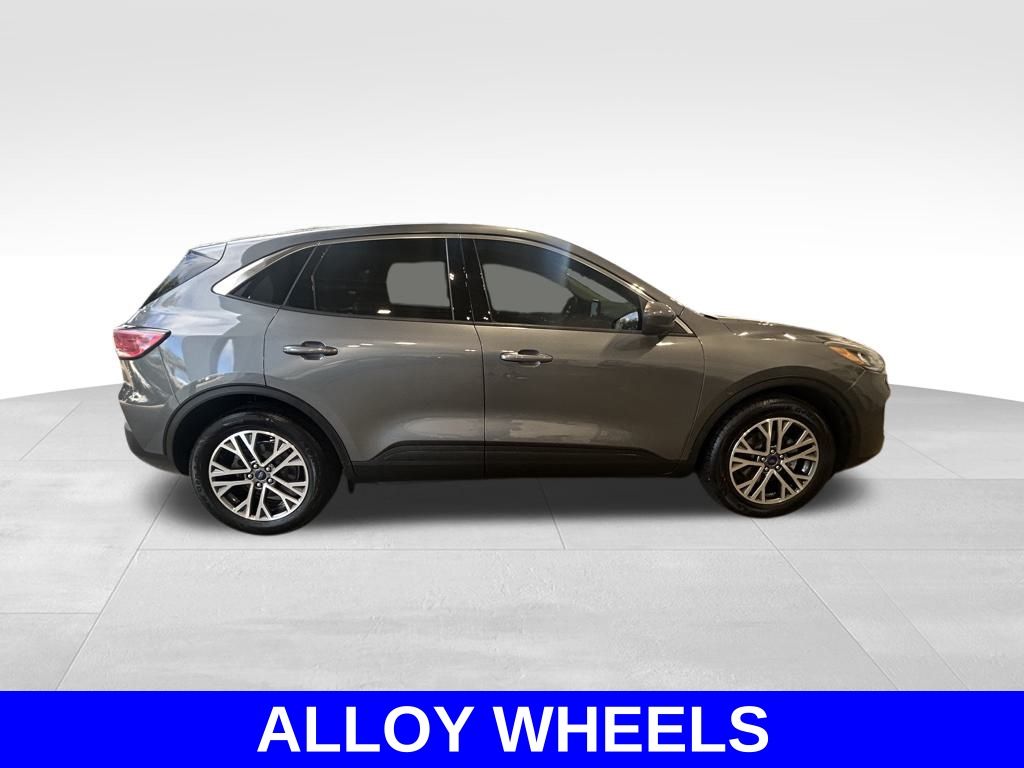 2022 Ford Escape SEL photo 3