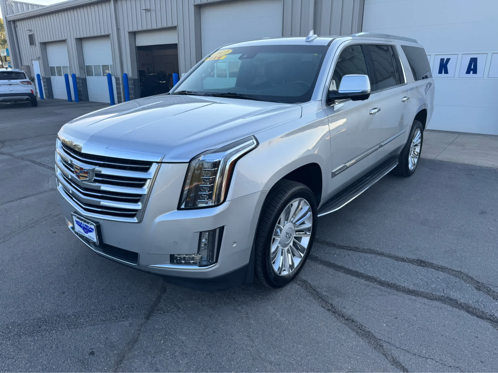 2017 Cadillac Escalade ESV Platinum photo 11