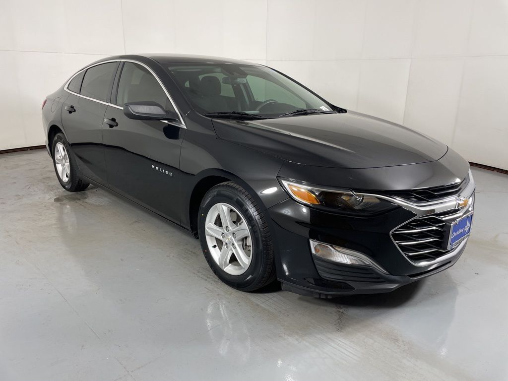 2023 Chevrolet Malibu LS photo 2