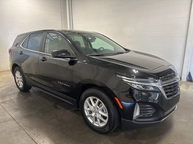 2024 Chevrolet Equinox LT photo 3