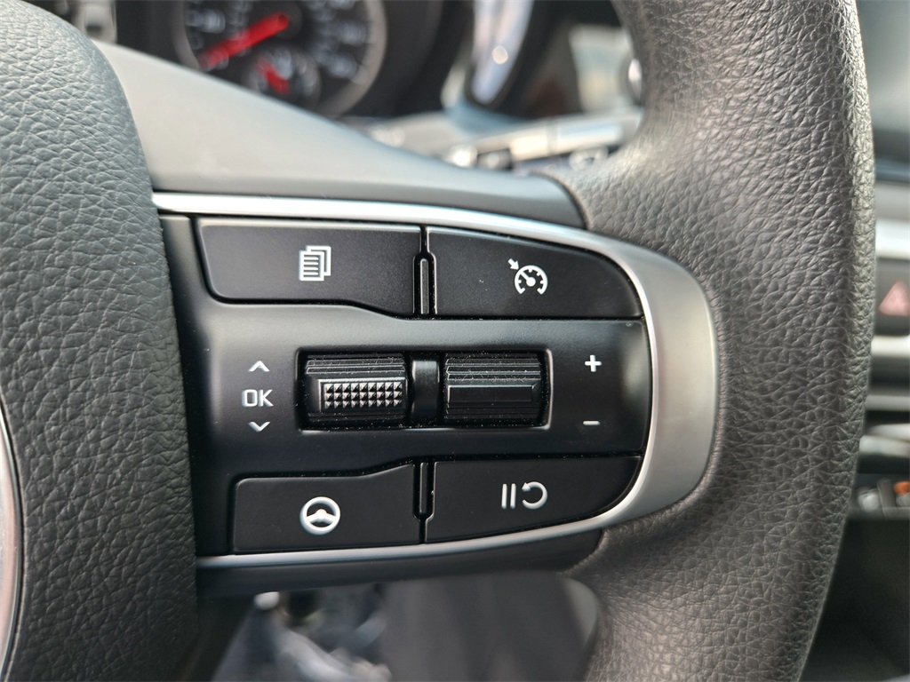 2021 Kia K5 LX photo 16