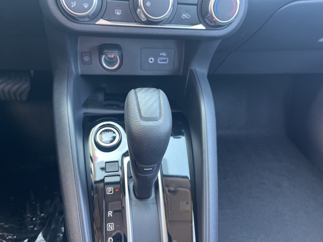 2025 Nissan Versa 1.6 SV photo 18