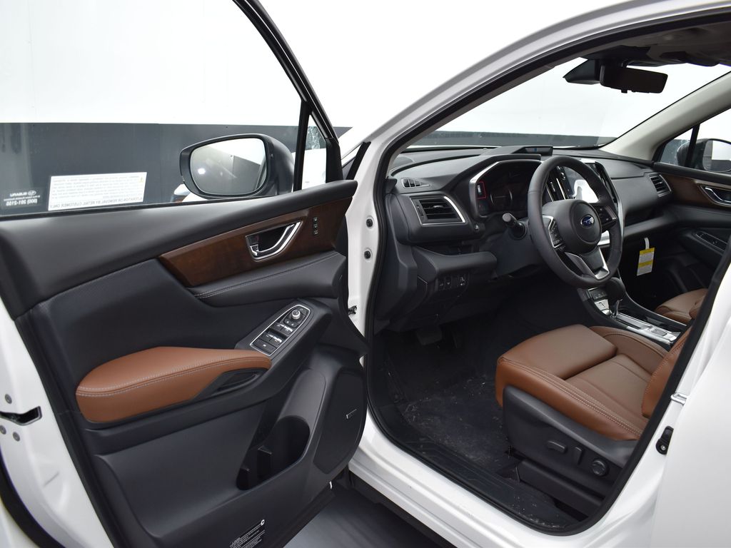 2025 Subaru Ascent Touring photo 5