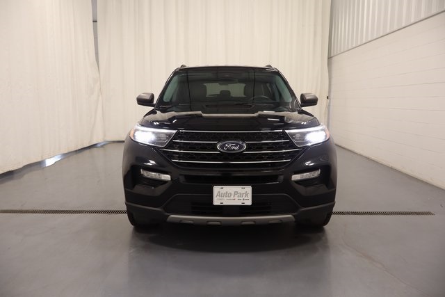 2023 Ford Explorer XLT photo 2