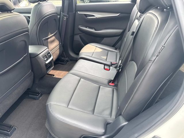 2022 Infiniti QX50 Luxe photo 16