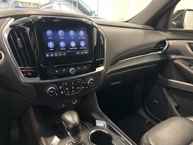 2022 Chevrolet Traverse Leather photo 13