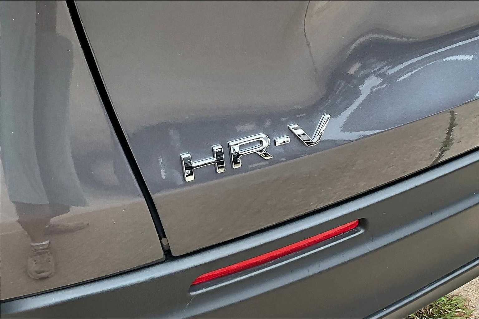 2025 Honda HR-V LX photo 28
