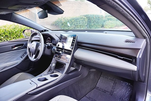 Used 2019 Gray Toyota XLE image 9