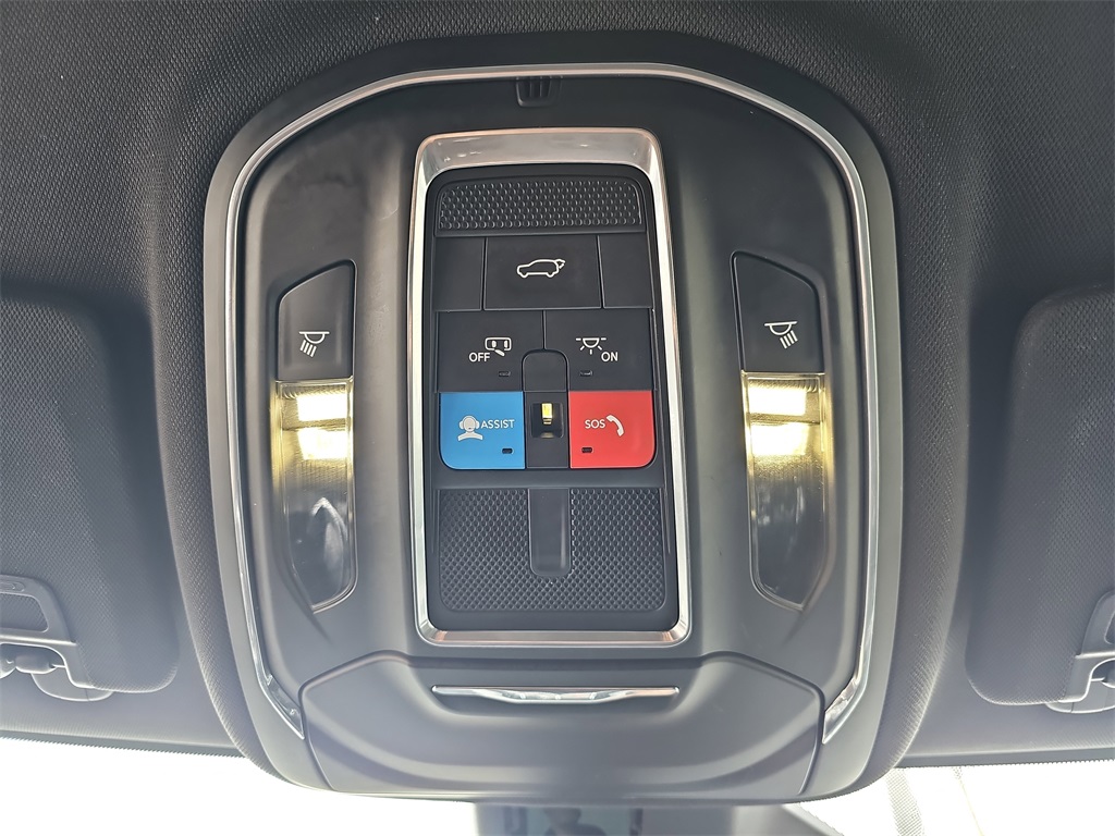 2024 Jeep Grand Cherokee Altitude photo 32