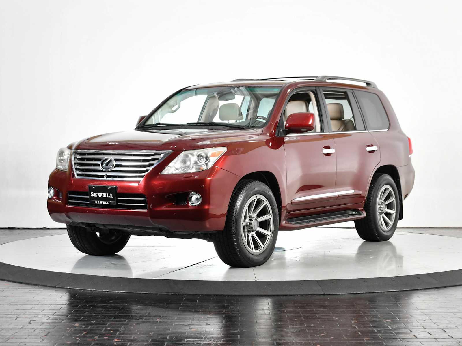 2011 Lexus LX 570's photo