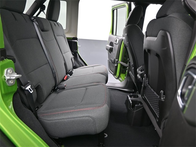 2025 Jeep Wrangler Rubicon photo 18