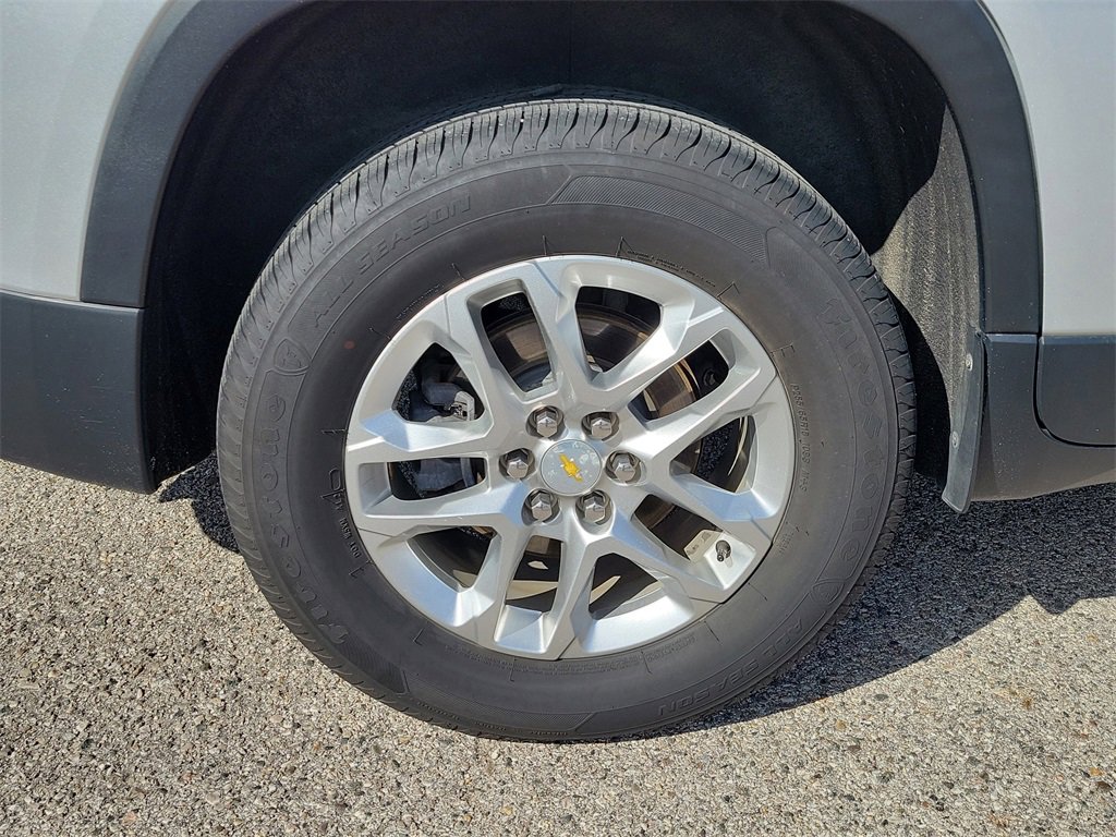 2020 Chevrolet Traverse LS photo 4