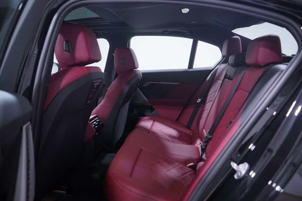 2025 Bmw 530i photo 9