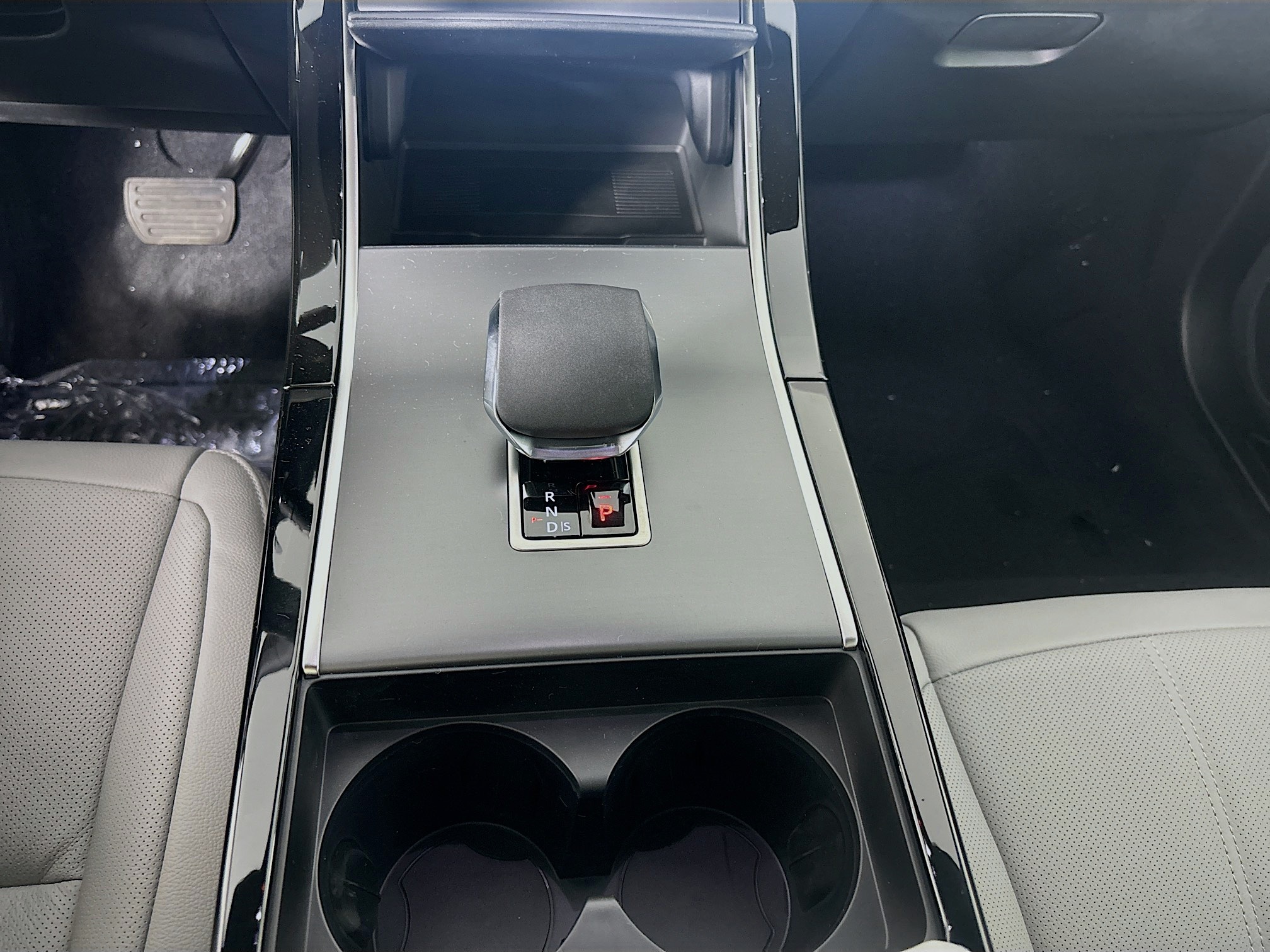 2026 Land Rover Range Rover Evoque S photo 18