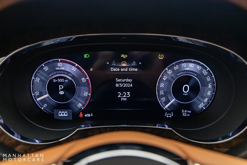2024 Bentley Bentayga EWB photo 15