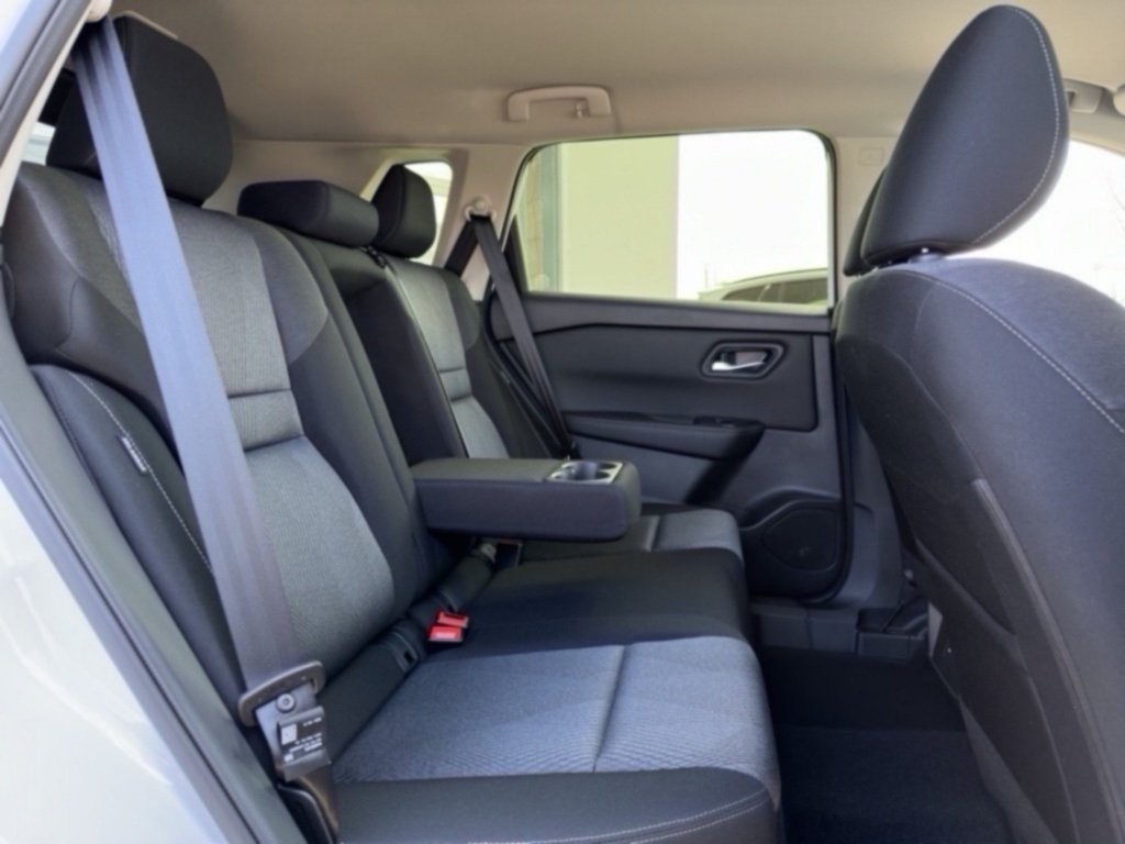 2026 Nissan Rogue SV photo 20