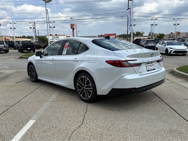 2025 Toyota Camry XLE photo 5